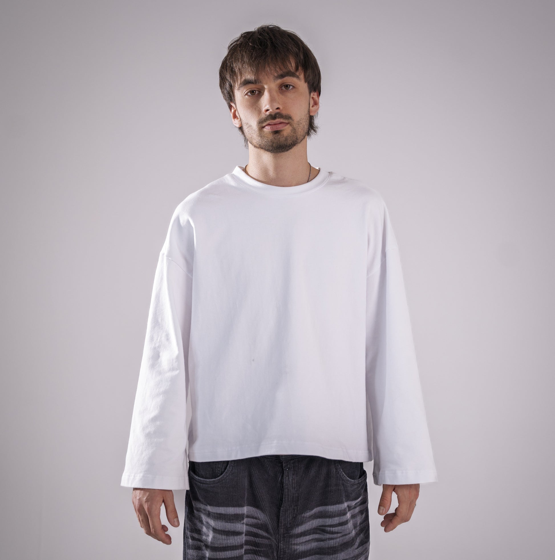 PARADOX LONGSLEEVE s01e01 / WHITE