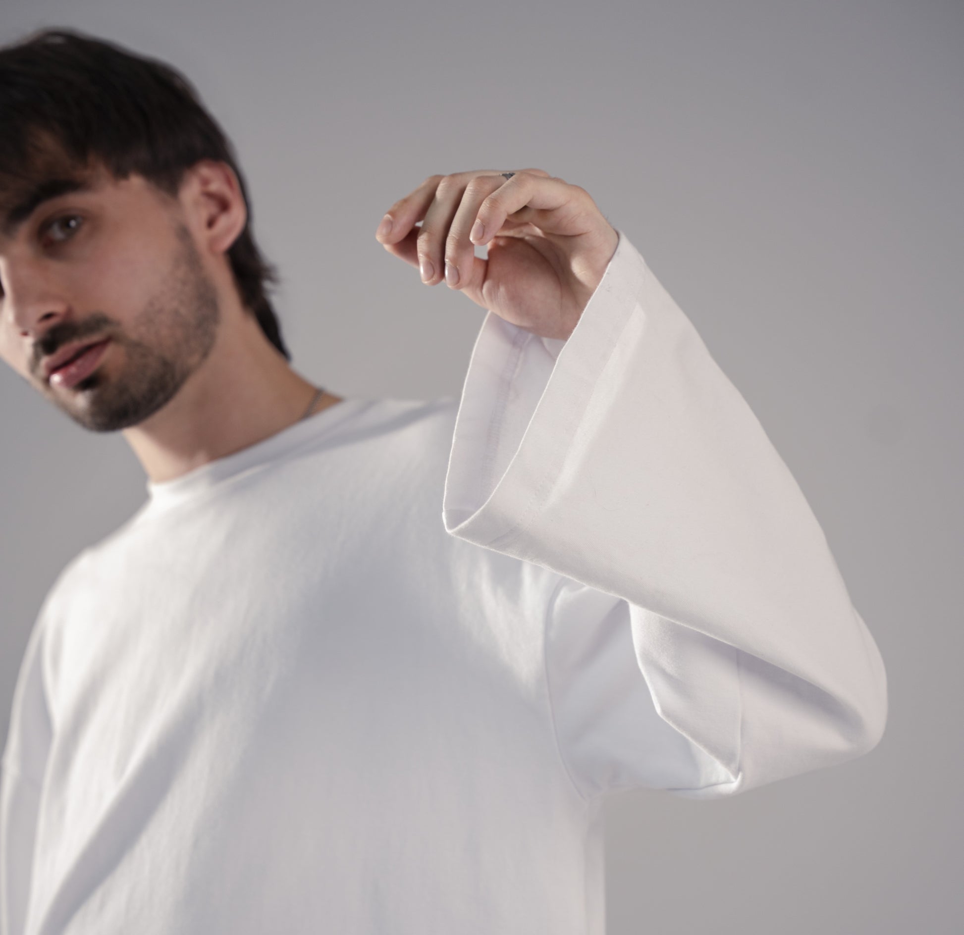 PARADOX LONGSLEEVE s01e01 / WHITE