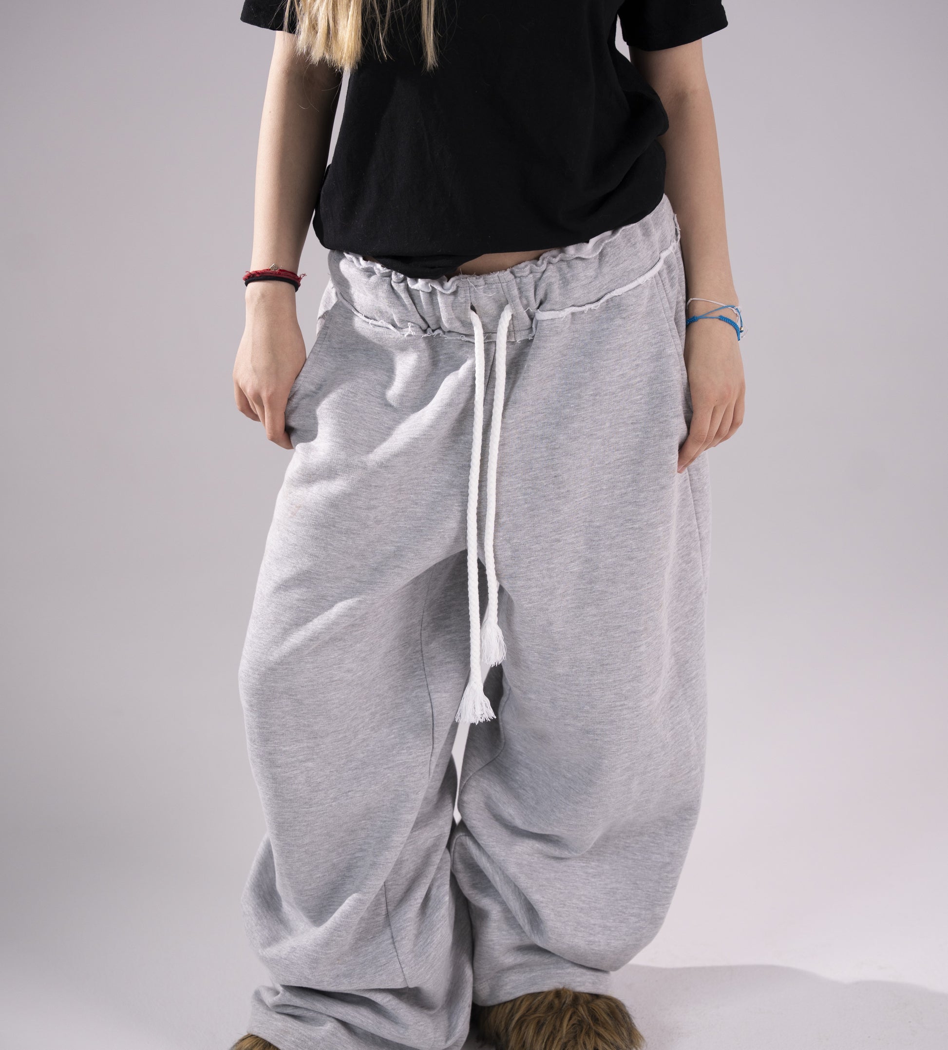 PARADOX SWEATPANTS s01e01/ GREY