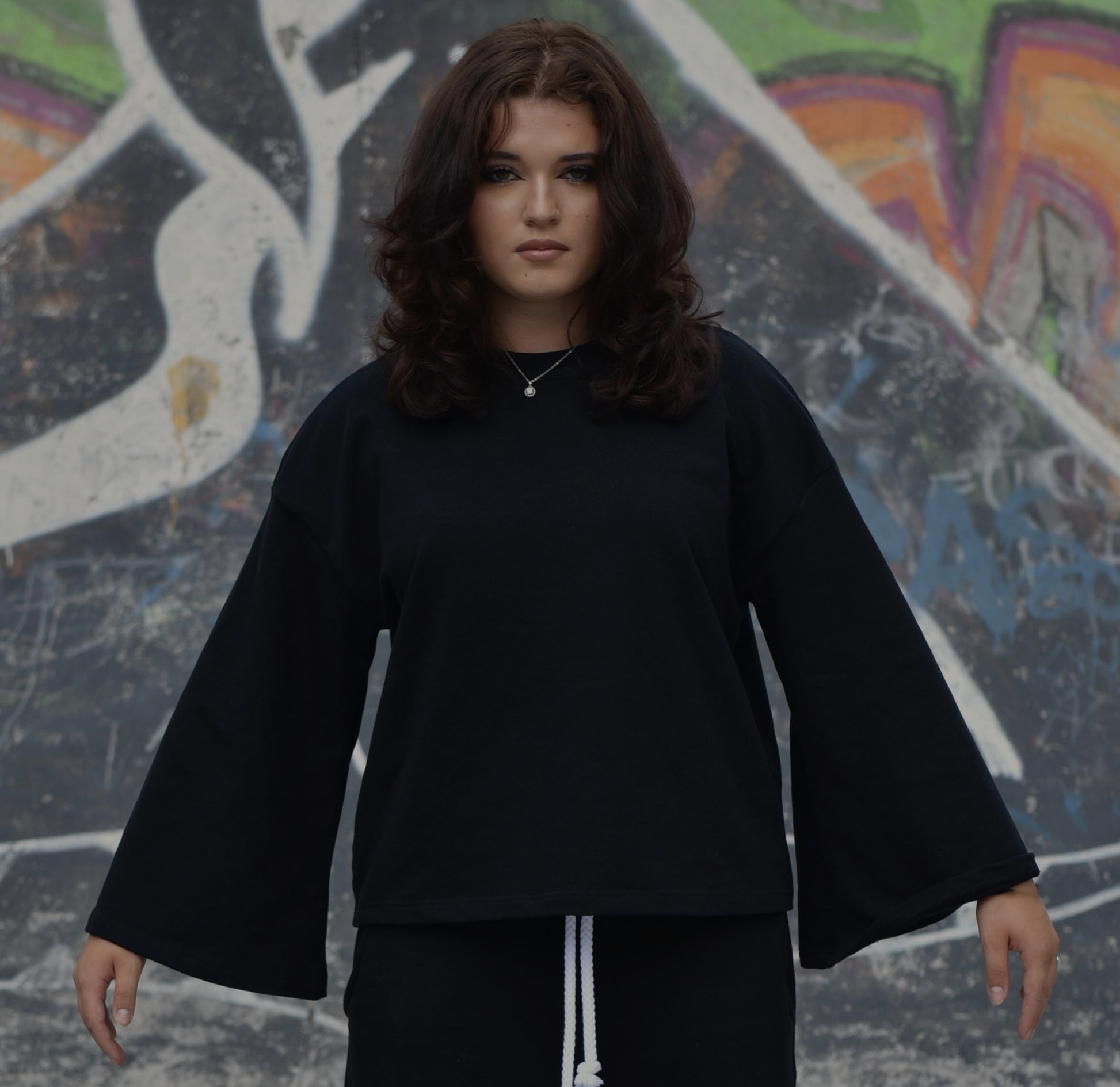 PARADOX LONGSLEEVE s01e02 / BLACK