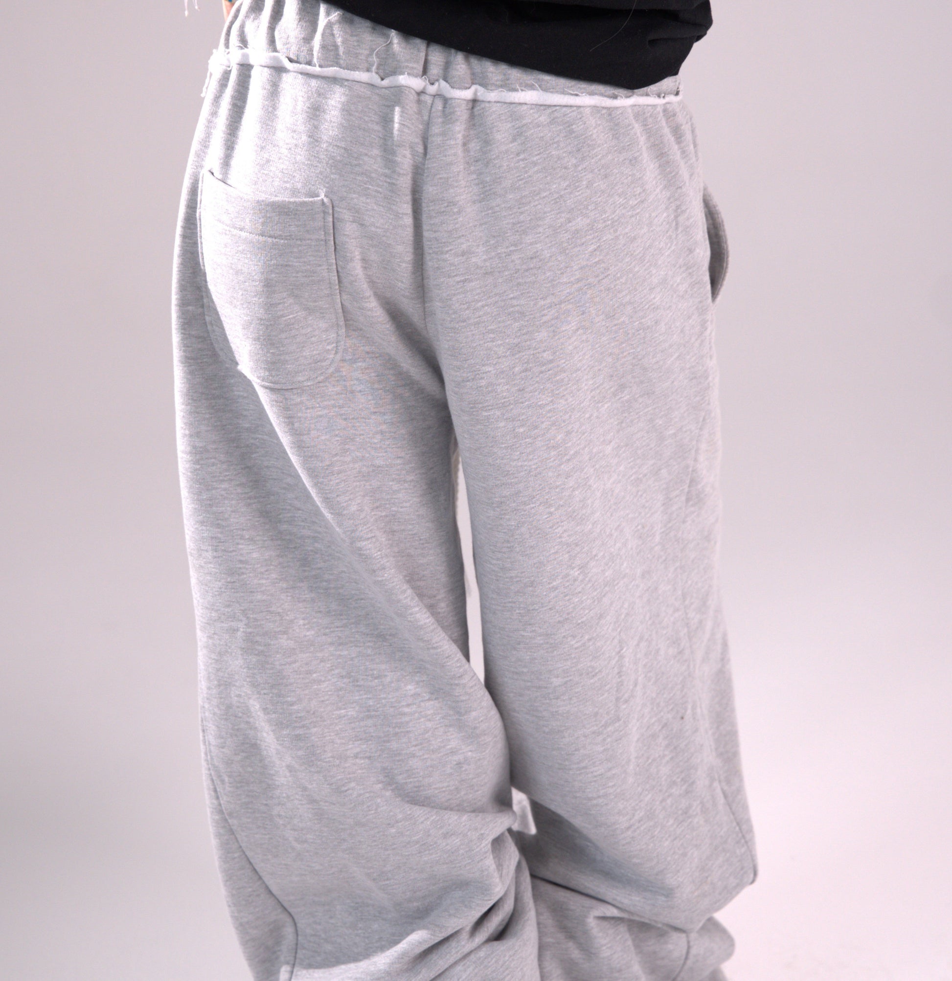 PARADOX SWEATPANTS s01e01/ GREY